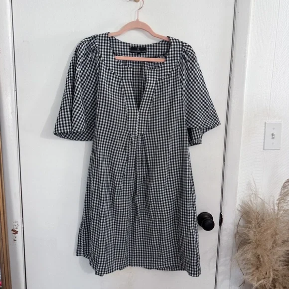 Pomander Place Finley Flutter Sleeve Dress in black and white gingham size Med - Picture 5 of 9